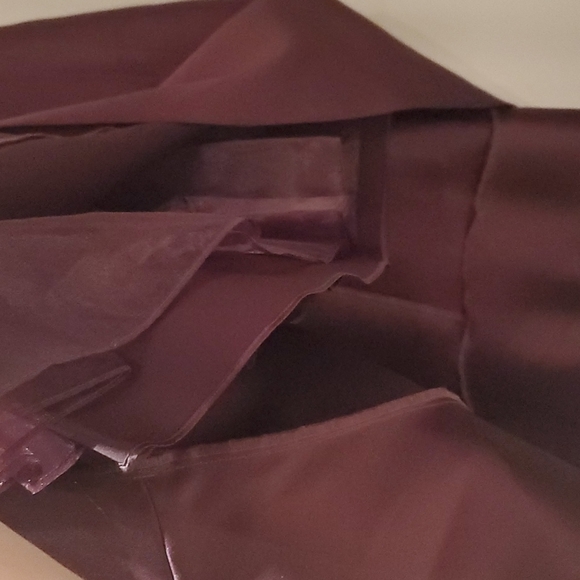 Beautiful like new shimmery plum evening dress 🖤 brand: EVERNEW - Picture 7 of 12
